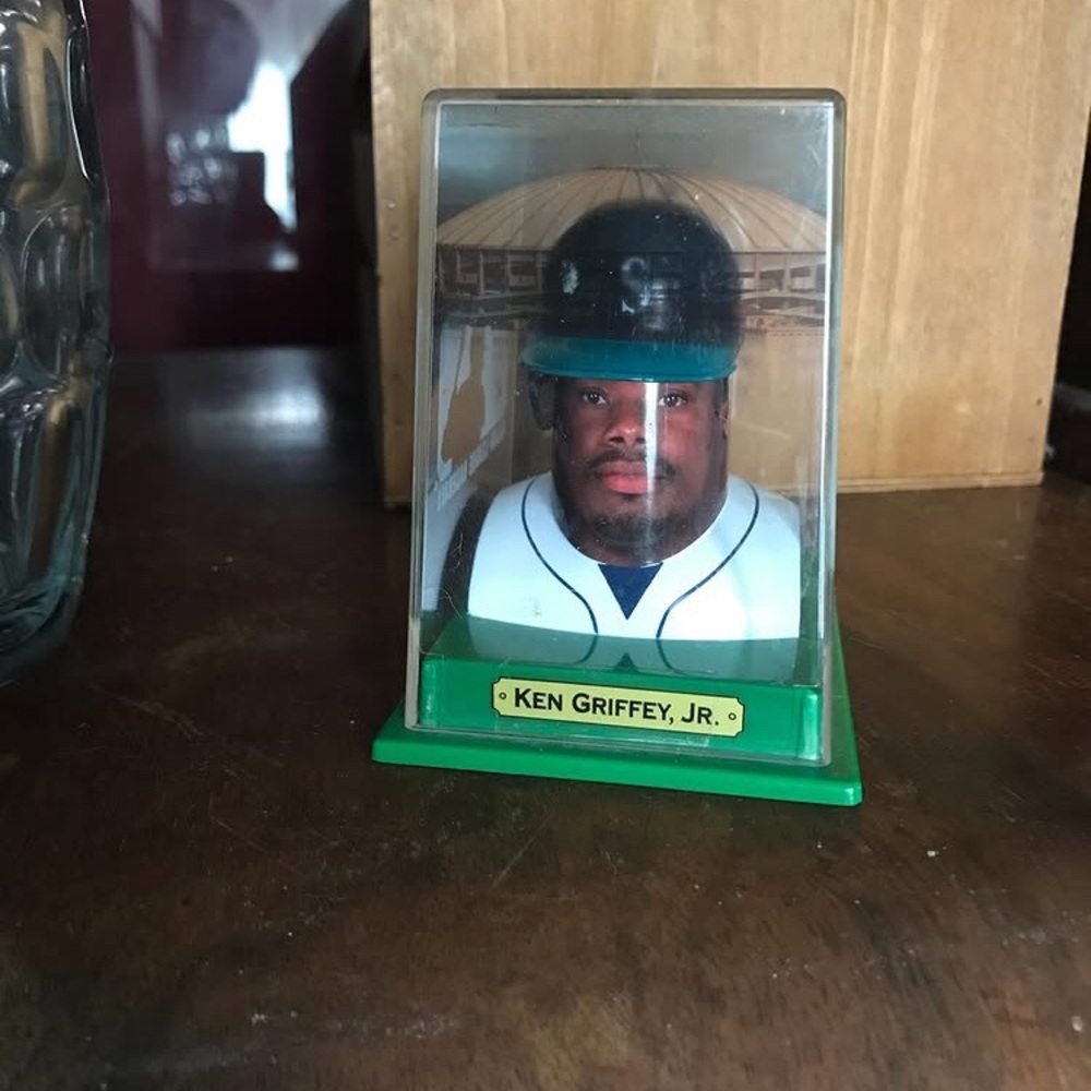 1998 K E N Griffey jr game G R E A T S superstar collectible